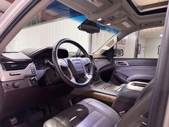 Used 2019 GMC Yukon Denali w/ Denali Ultimate Package RWD image 10