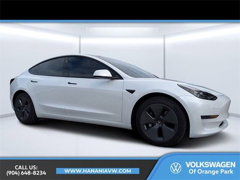 Used 2021 Tesla Model 3 Standard Range Plus image 1