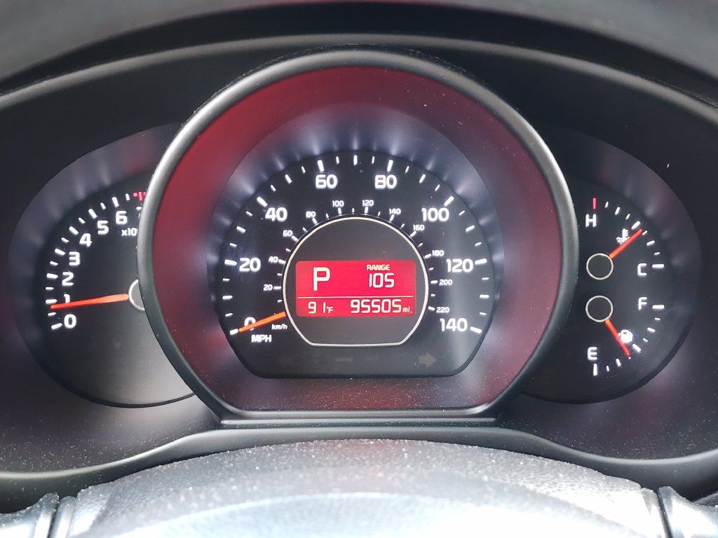Used 2017 Kia Soul + FWD image 27