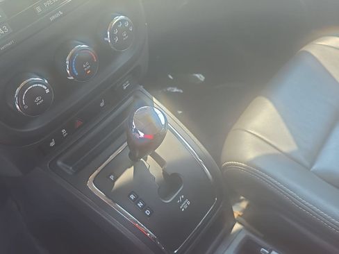 Used 2017 Jeep Patriot High Altitude AWD/4WD image 23
