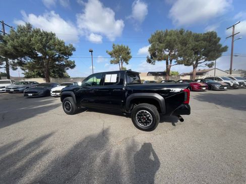 Used 2025 Toyota Tacoma TRD Off-Road AWD/4WD image 13