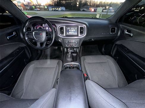 Used 2018 Dodge Charger SXT image 20