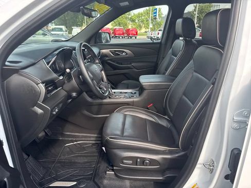 Used 2023 Chevrolet Traverse Premier w/ Redline Edition AWD/4WD image 9