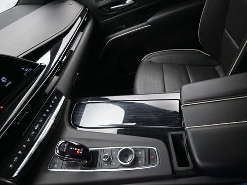 Used 2023 Cadillac Escalade Sport AWD/4WD image 18