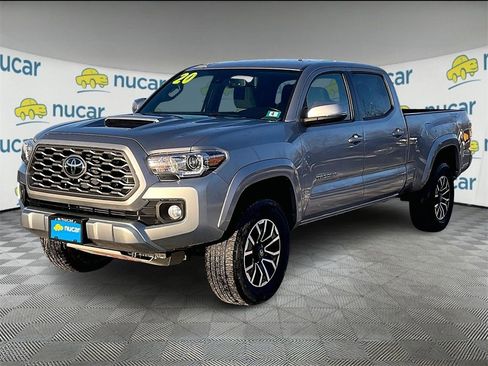 Used 2020 Toyota Tacoma TRD Sport image 3