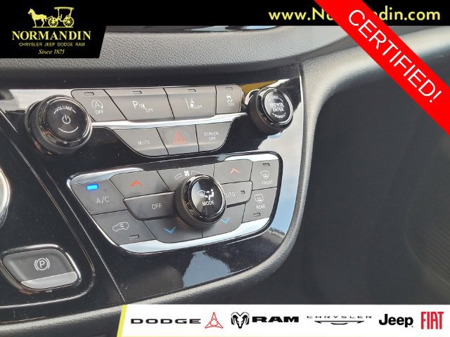 Certified 2025 Chrysler Pacifica Select FWD image 11