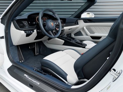 Certified 2026 Porsche 911 Targa 4 GTS image 4