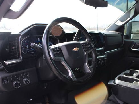 Used 2024 Chevrolet Silverado 2500 LT image 23