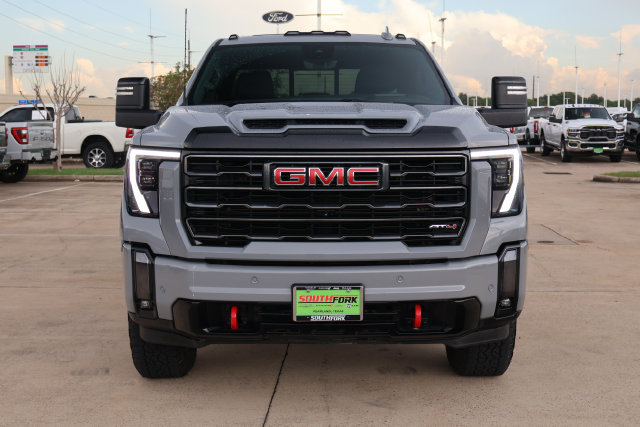 Used 2024 GMC Sierra 2500 AT4 w/ AT4 Premium Plus Package AWD/4WD image 2