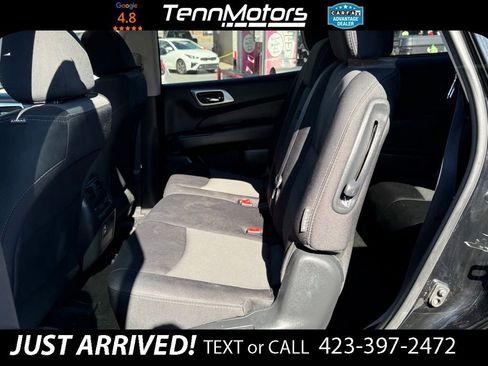 Used 2018 Nissan Pathfinder S image 11
