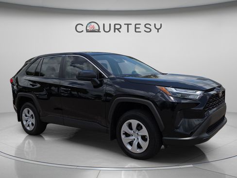 Certified 2025 Toyota RAV4 LE FWD image 7