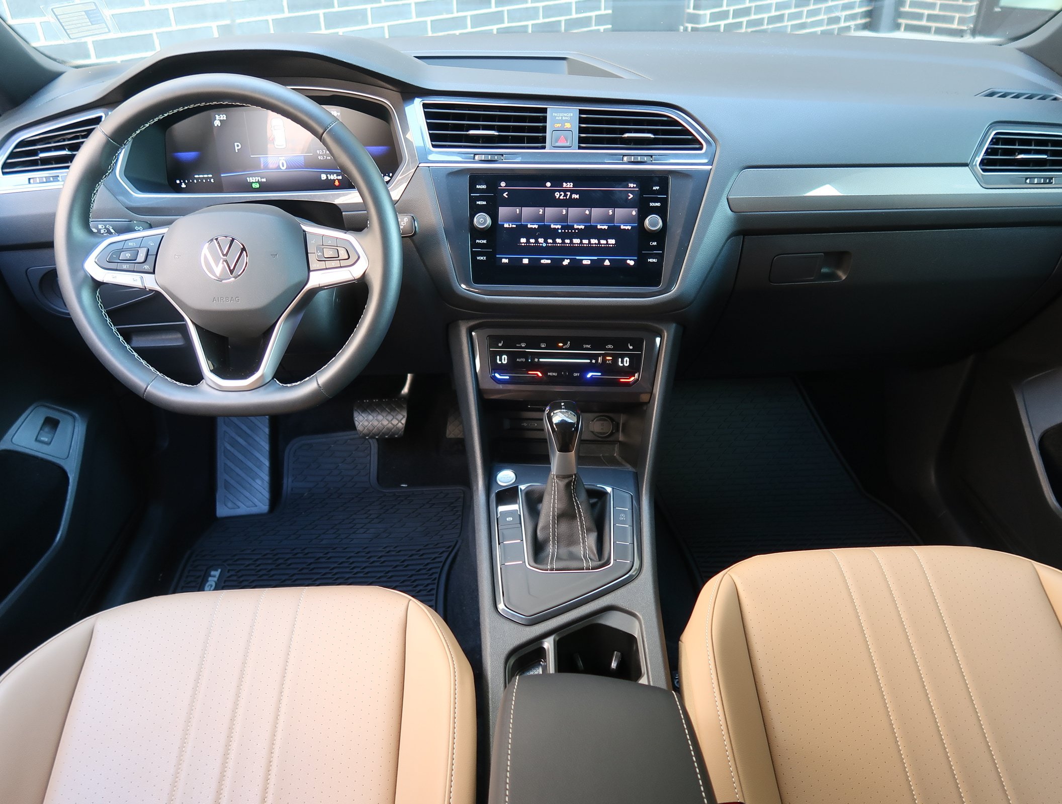 Used 2024 Volkswagen Tiguan SE FWD image 10