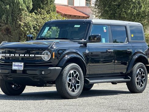 New 2026 Ford Bronco Outer Banks AWD/4WD image 8
