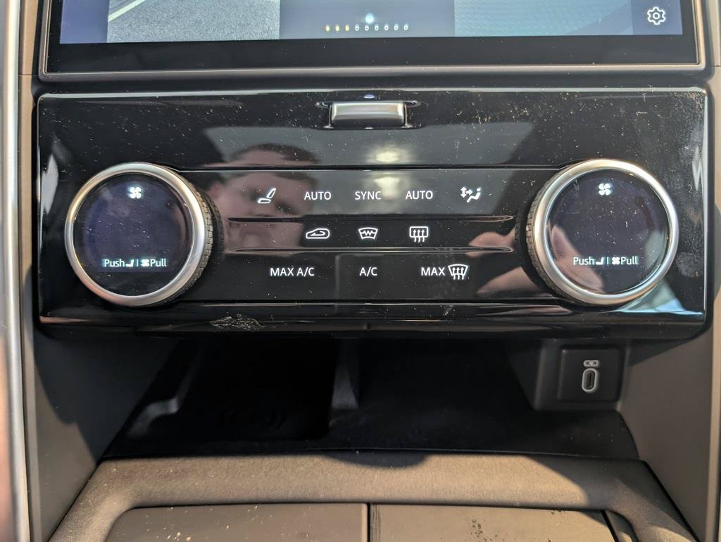 New 2026 Land Rover Discovery Limited Edition AWD/4WD image 23