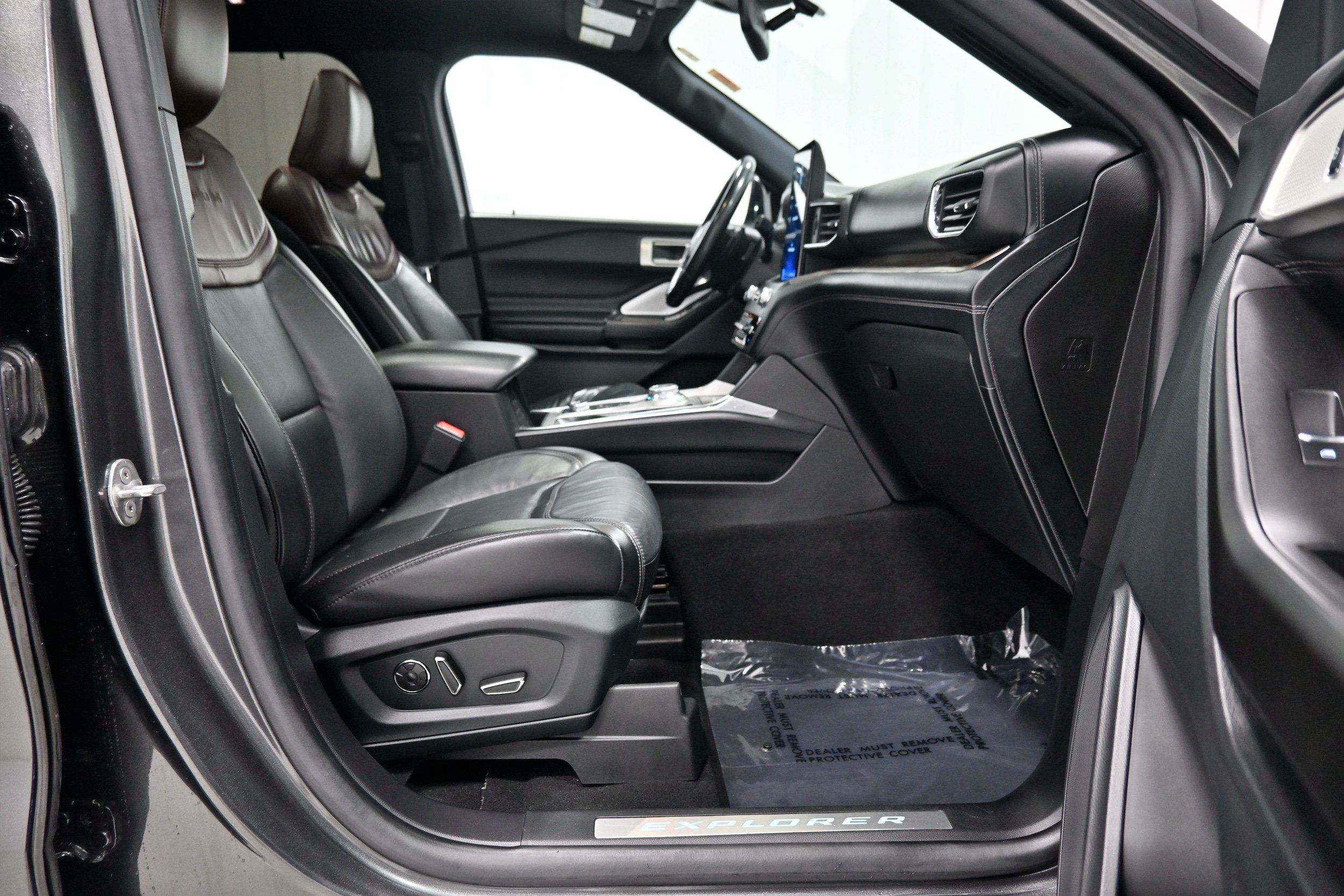 Used 2020 Ford Explorer Platinum w/ Premium Technology Package AWD/4WD image 26