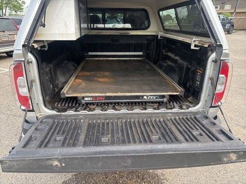 Used 2018 GMC Canyon SLE w/ SLE Convenience Package RWD image 8