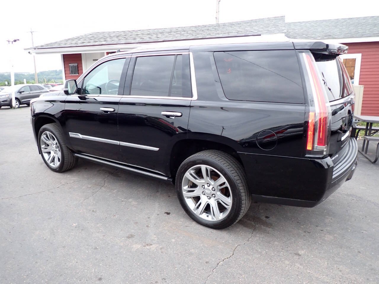 Used 2015 Cadillac Escalade Premium AWD/4WD image 4