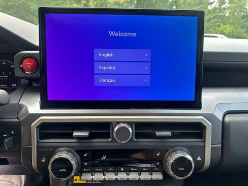 New 2026 Toyota Tacoma TRD Off-Road w/ TRD Off Road Premium Package AWD/4WD image 33