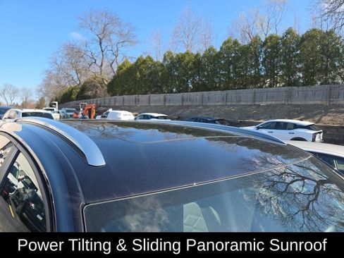 Used 2025 Volkswagen Atlas Cross Sport SE w/ Panoramic Sunroof Package image 8