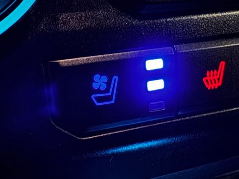 Used 2020 Ford F350 Platinum w/ Tremor Off-Road Package image 33