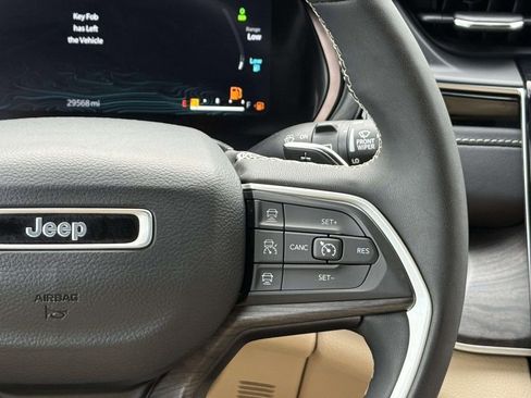 Used 2023 Jeep Grand Cherokee 4WD 4xe w/ Luxury Tech Group II image 23