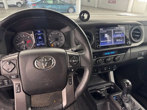 Used 2021 Toyota Tacoma TRD Off-Road w/ Technology Package AWD/4WD image 6