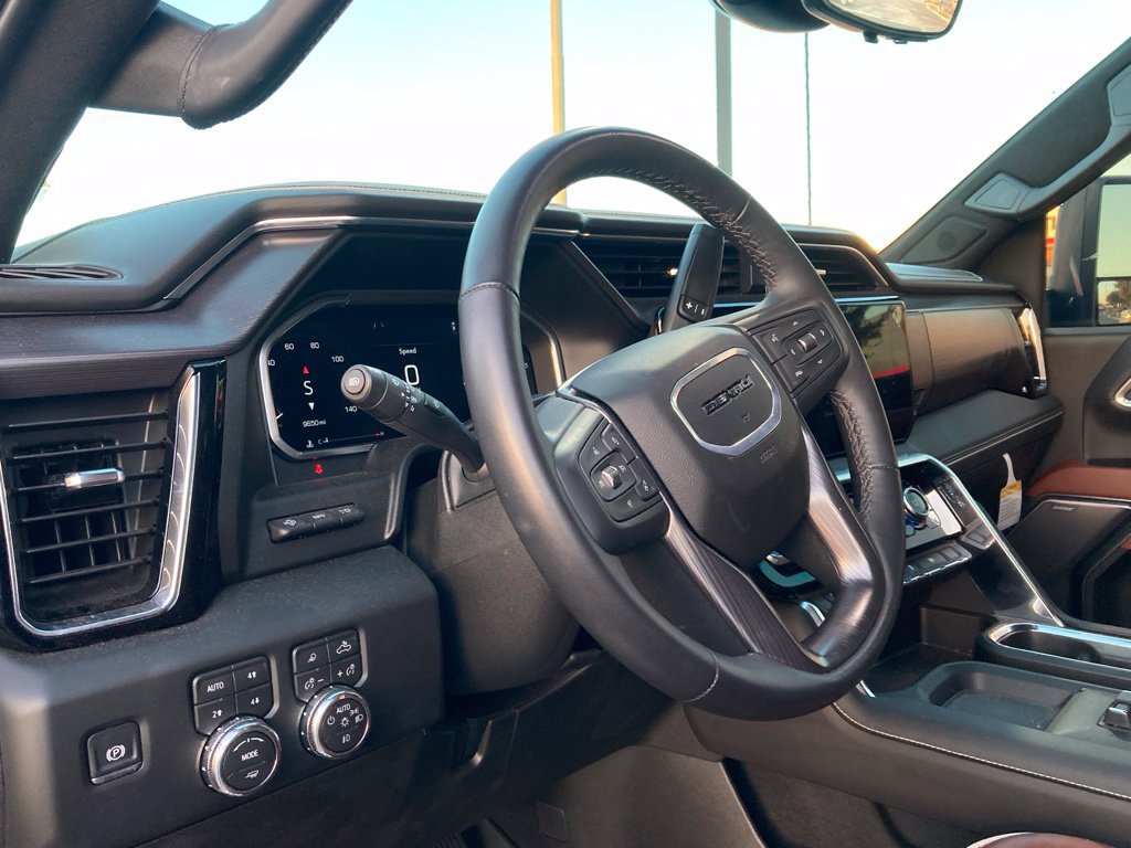 Used 2026 GMC Sierra 3500 Denali Ultimate AWD/4WD image 9