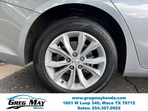 Used 2025 Chevrolet Malibu LT FWD image 9