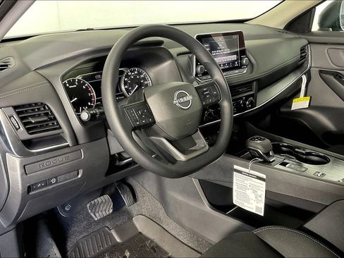 New 2026 Nissan Rogue S image 9
