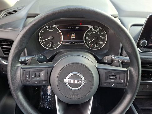 Used 2024 Nissan Rogue S image 19