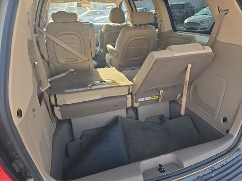 Used 2009 Kia Sedona LX image 15