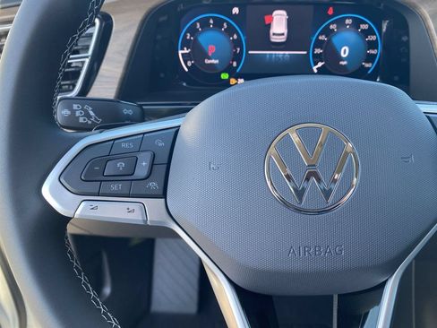 New 2026 Volkswagen Atlas SE FWD image 19