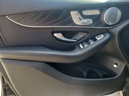 Used 2018 Mercedes-Benz GLC 300 4MATIC image 19