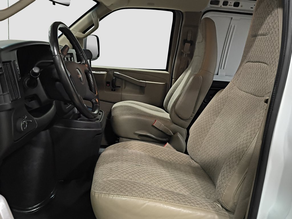 Used 2020 GMC Savana 3500 Extended w/ Driver Convenience Package RWD image 7