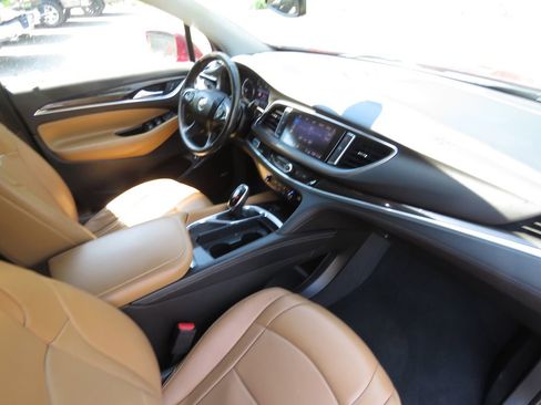 Used 2020 Buick Enclave Essence w/ Sound and Sites Package AWD/4WD image 14