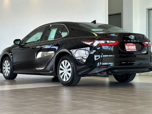Certified 2022 Toyota Camry LE FWD image 6