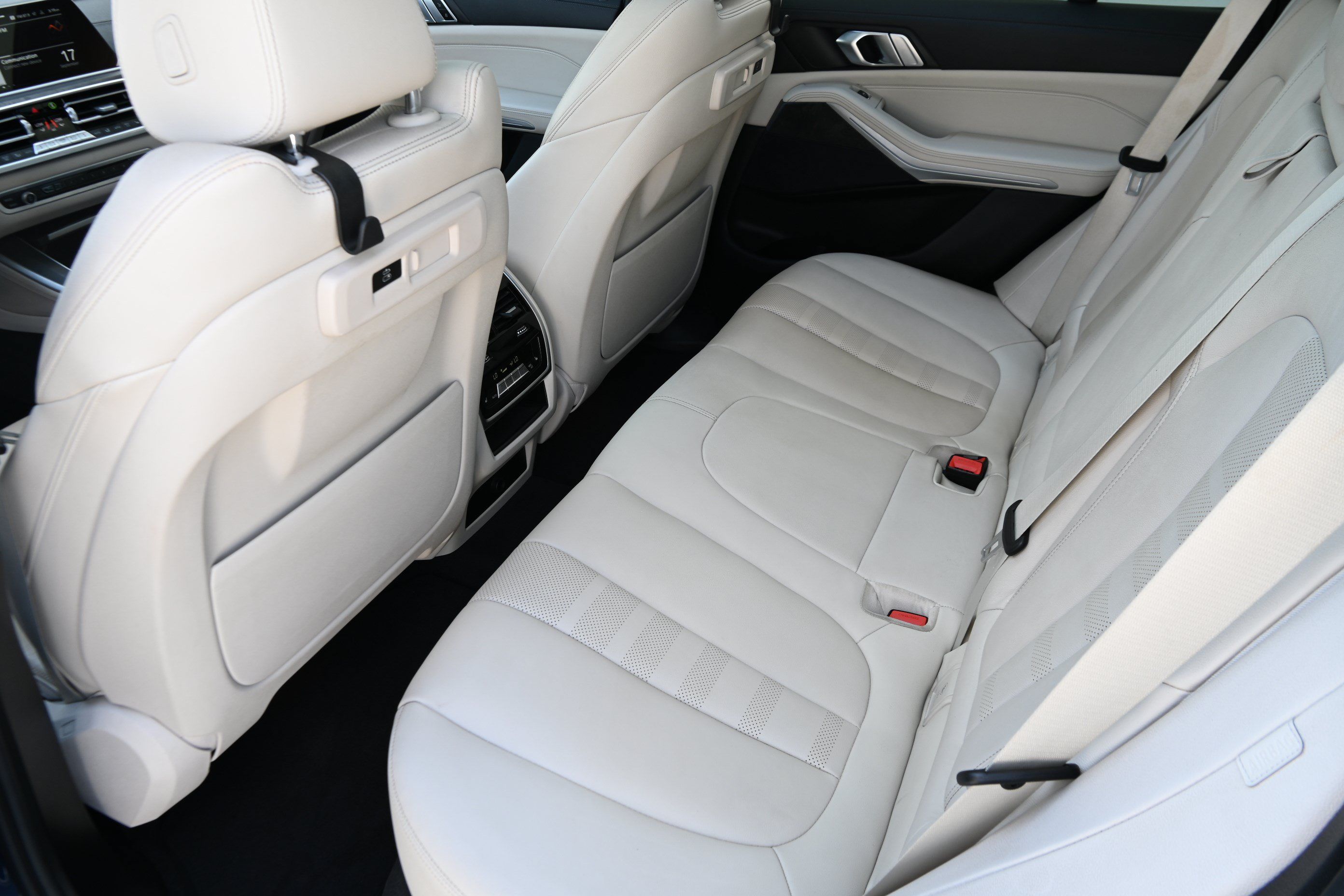 Used 2022 BMW X5 sDrive40i w/ Premium Package RWD image 13