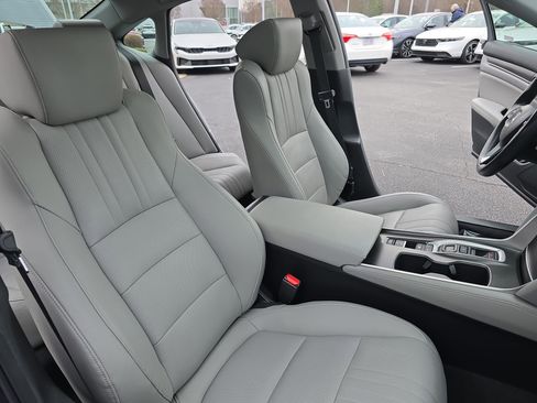 Used 2020 Honda Accord Touring image 10
