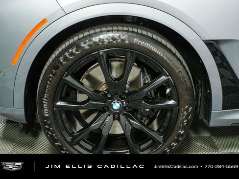 Used 2024 BMW X7 xDrive40i w/ M Sport Package AWD/4WD image 41