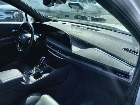 Used 2024 Cadillac XT4 Premium Luxury image 20