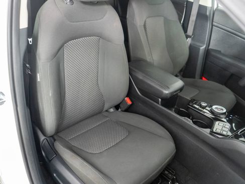 Used 2023 Kia Sportage LX AWD/4WD image 7