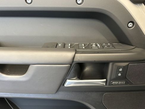 New 2026 Land Rover Defender 110 X-Dynamic SE image 15