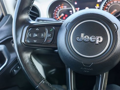 Used 2021 Jeep Wrangler Unlimited Islander image 12