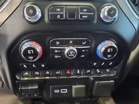 Used 2019 GMC Sierra 1500 Denali w/ Denali Ultimate Package AWD/4WD image 31