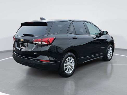 Certified 2023 Chevrolet Equinox LS w/ LS Convenience Package image 3