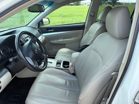 Used 2013 Subaru Outback 2.5i Premium AWD/4WD image 11