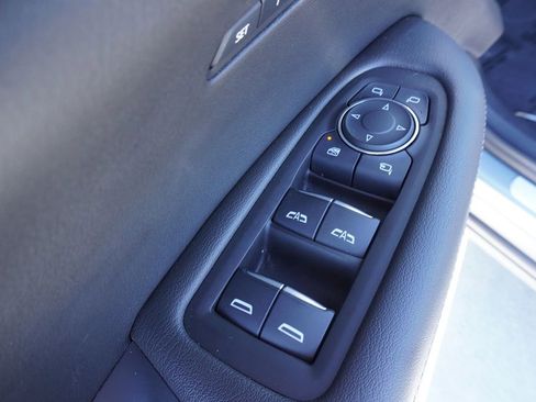 Certified 2025 Cadillac XT6 Premium Luxury image 17