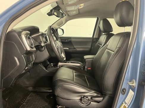 Used 2019 Toyota Tacoma SR5 image 11