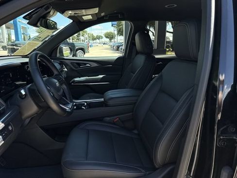 Certified 2026 Chevrolet Traverse LT FWD image 24