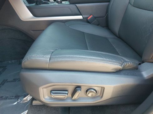 Used 2025 Toyota Tundra Limited w/ TRD Off-Road Package AWD/4WD image 28